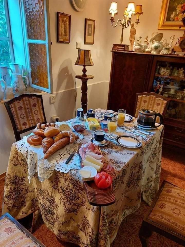 Fónagy és Walter Vendég- és Borház Acomodação com café da manhã Vác Exterior foto