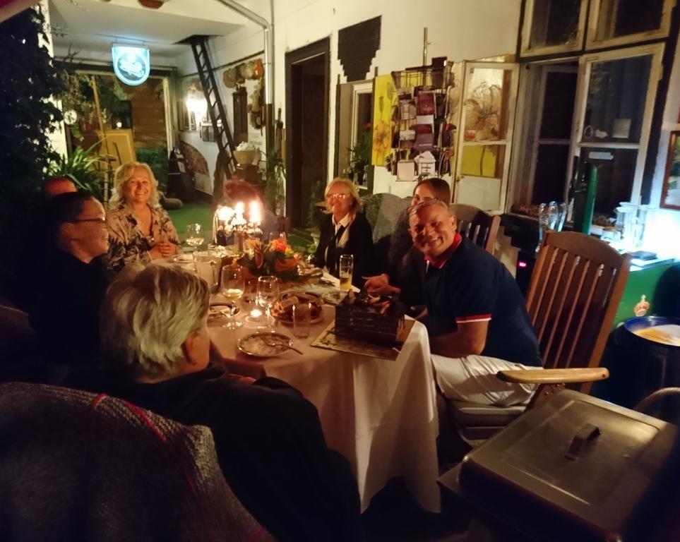 Fónagy és Walter Vendég- és Borház Acomodação com café da manhã Vác Exterior foto