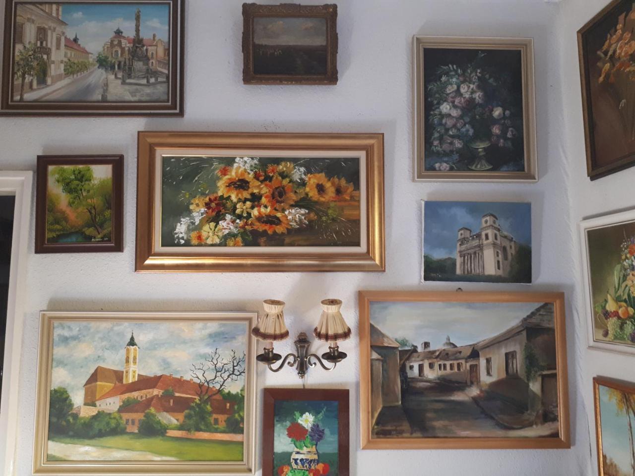 Fónagy és Walter Vendég- és Borház Acomodação com café da manhã Vác Exterior foto