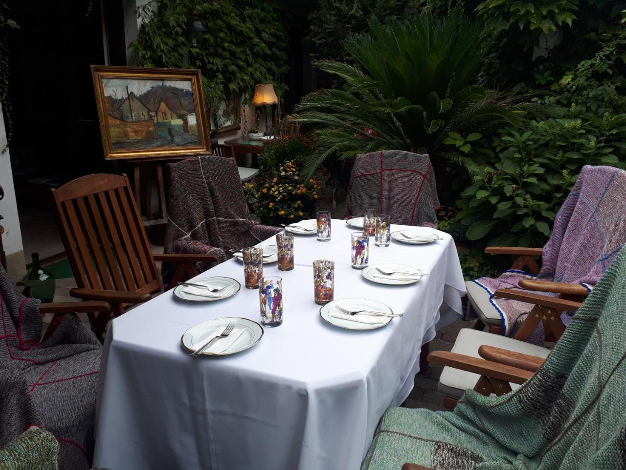 Fónagy és Walter Vendég- és Borház Acomodação com café da manhã Vác Exterior foto